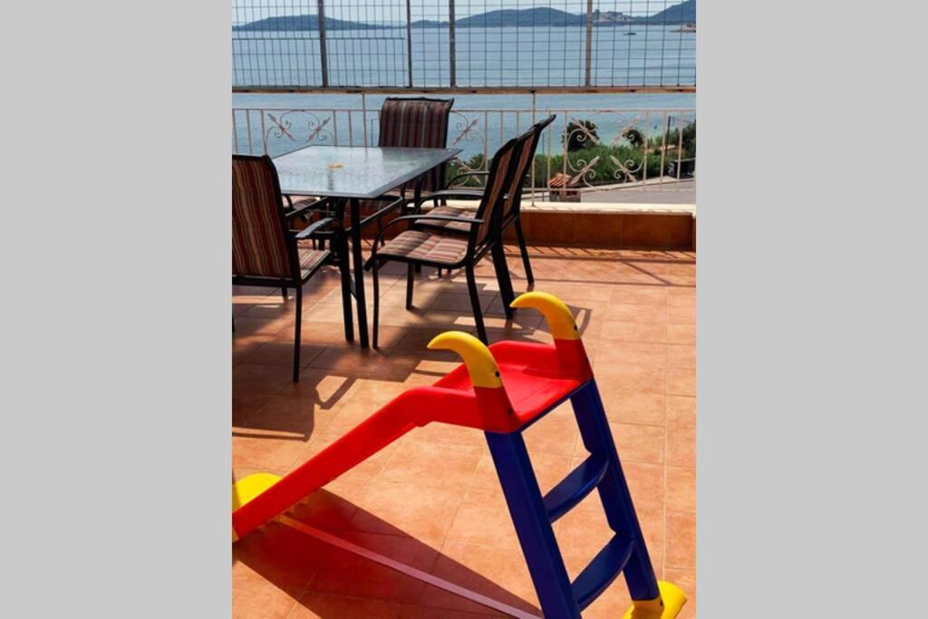 Port View House-Comfy Family Apartment-Panoramic View Néa Péramos Buitenkant foto