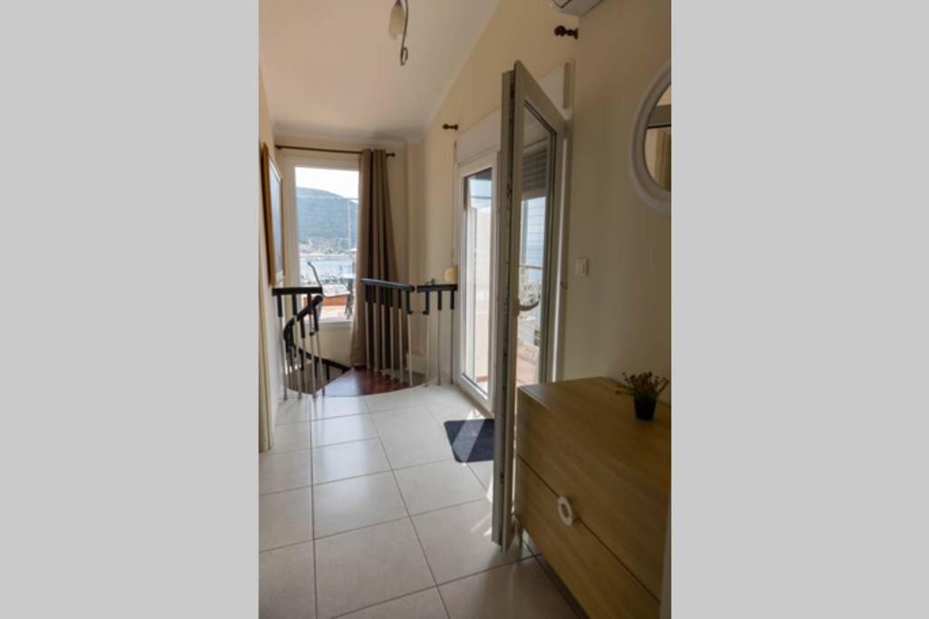 Port View House-Comfy Family Apartment-Panoramic View Néa Péramos Buitenkant foto